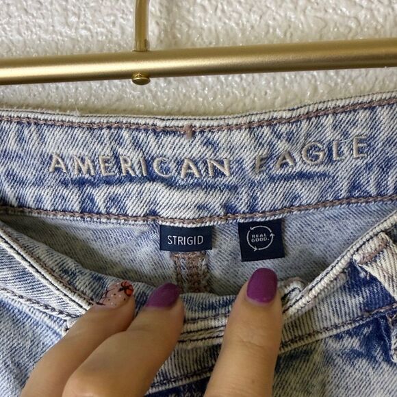 American Eagle Outfitters- Mom short- Strigid Light Blue Jeans-16 - Picture 3 of 9